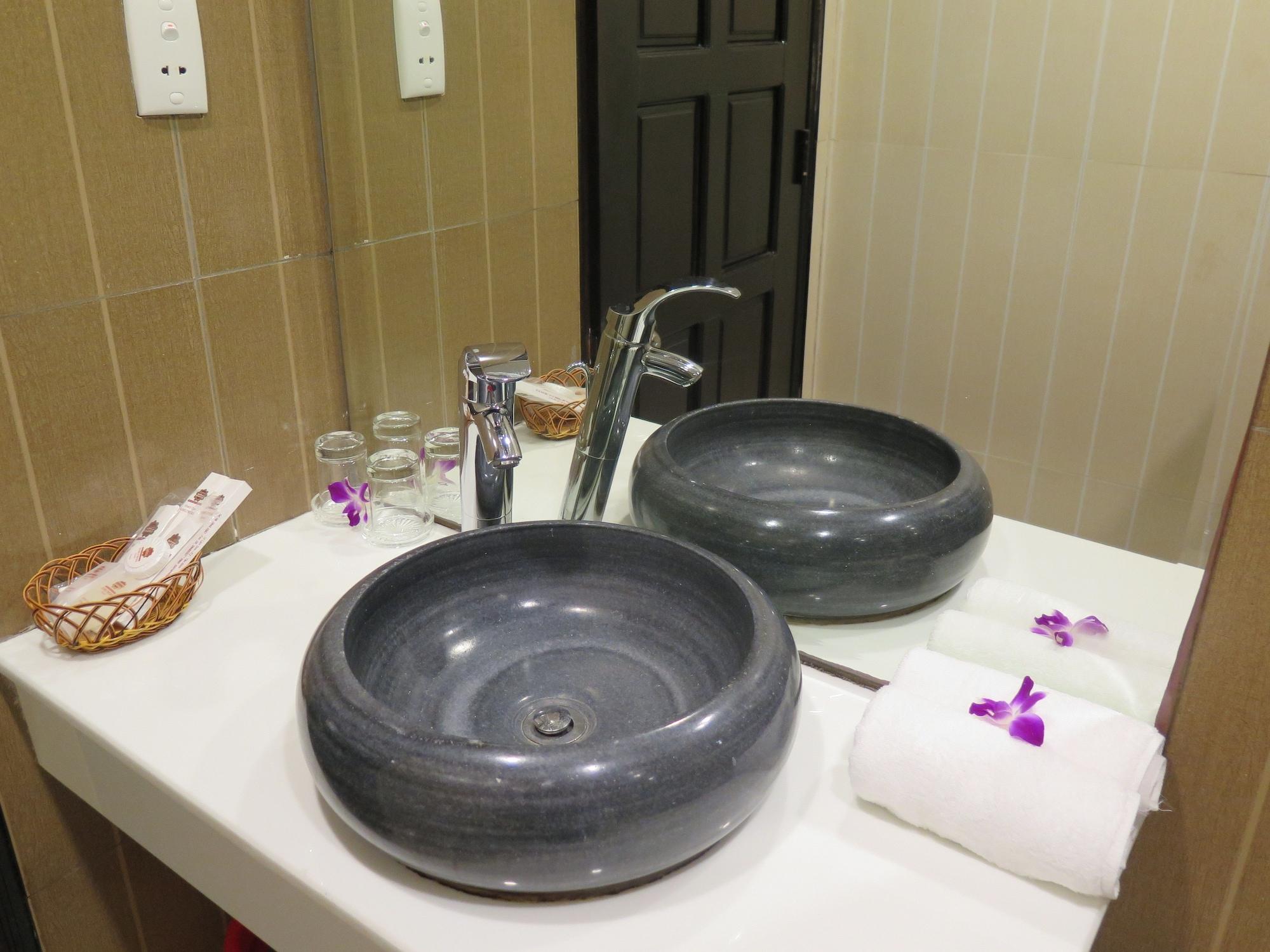 Sunflowers Hotel Airport Ho Si Minh-város Kültér fotó